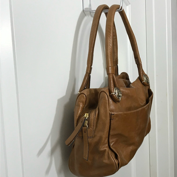 Tre Vero Soft Leather Shoulder Bag - Picture 3 of 9